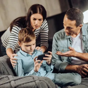 Odrasli su uz tehnologiju, a sada strahuju od nje: 'Udaljava nas od djece'