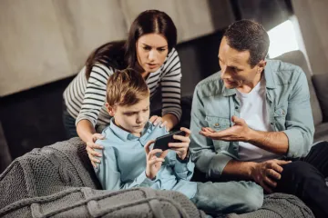 Odrasli su uz tehnologiju, a sada strahuju od nje: 'Udaljava nas od djece'