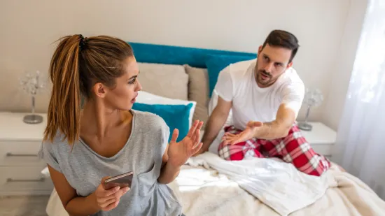 Hrvati otkrili je li u redu provjeravati partnerove poruke na mobitelu? 'Svi lažu velikim slovima'