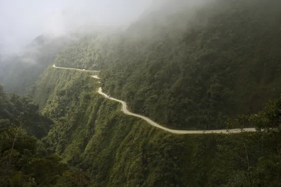 Ovo je jedna od najopasnijih cesta na svijetu: Samo na izgradnji stradale su stotine ljudi