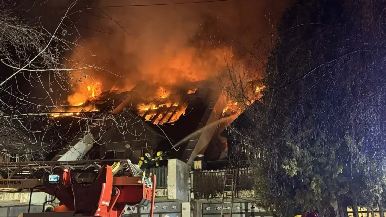 Drama u susjedstvu: Vatrogasci izvlačili stanare, najmanje dvoje poginulih i preko 20 ozlijeđenih