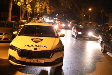 Prijavljen za pokušaj ubojstva: Suzavcem i nožem napao policajce u Splitu