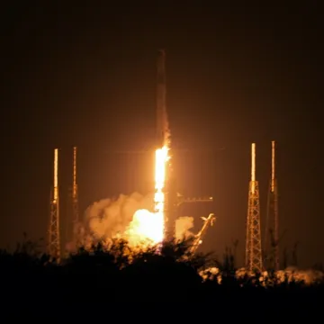 SpaceX i NASA lansirali kapsulu s astronautima koji stižu u pomoć ISS-u