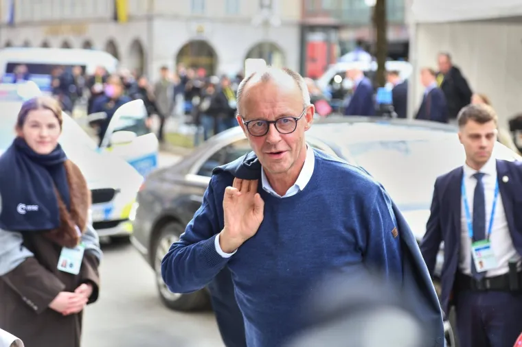 Merz uzdrmao M&uuml;nchen: 'Poredak je pred uni&scaron;tenjem. Vode se opasne igre'