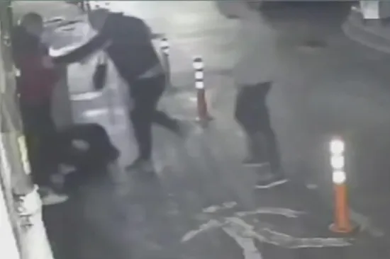 Majka pretučenog tinejdžera u Rijeci: 'Držala sam ga krvavog u naručju, nisu stali ni kad smo do&scaron;li'