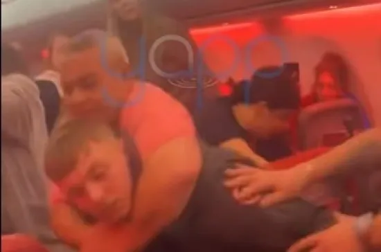 Zubi letjeli po avionu, sve je bilo puno krvi: &Scaron;iri se dramatična snimka masovne tučnjave