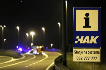 Zatvorena A3 kod Novske nakon stra&scaron;ne nesreće: Vozilo naletjelo na pje&scaron;ake