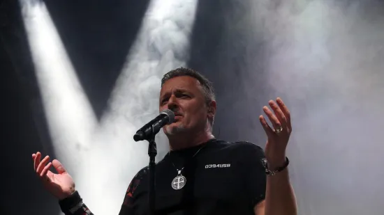 Thompsonov koncert dobio romantičan preokret: Prosidba na pozornici odu&scaron;evila publiku