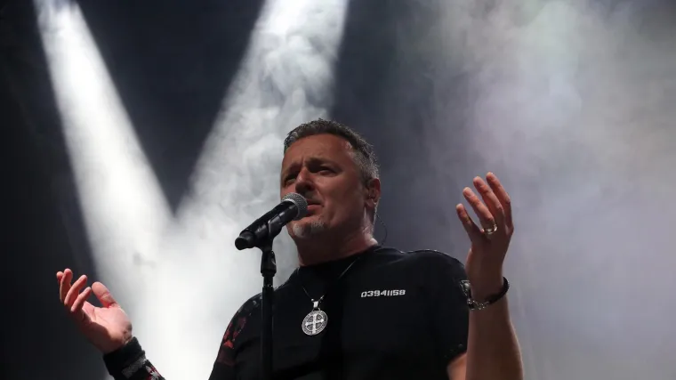 Thompsonov koncert dobio romantičan preokret: Prosidba na pozornici odu&scaron;evila publiku