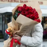 Valentinovo na Cvjetnom trgu: &Scaron;areni buketi ruža ukrasili najromantičniji zagrebački trg