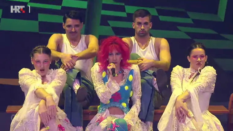 Zevin &scaron;okirala publiku pa poslala snažnu poruku fanovima