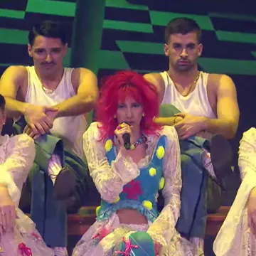 Zevin &scaron;okirala publiku pa poslala snažnu poruku fanovima