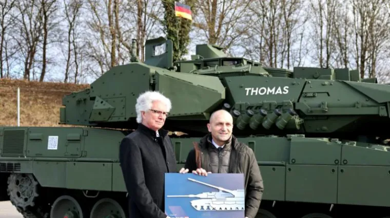 HDZ žestoko raspalio po Možemo!: 'Bacajte se pod tenkove, valjajte se po cesti...'