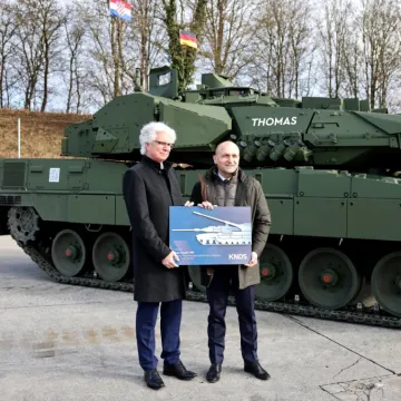 HDZ žesto raspalio po Možemo!: 'Bacajte se pod tenkove, valjajte se po cesti...'