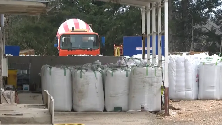 Otpad u Gospiću opasniji je nego &scaron;to se mislilo, mje&scaron;tani strahuju: 'Nadam se da imamo vremena'