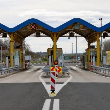 Olujni vjetar napravio probleme u prometu, zatvoren dio A1: 'Prilagodite brzinu'