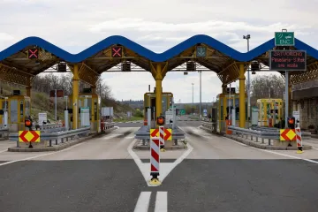 Olujni vjetar napravio probleme u prometu, zatvoren dio A1: 'Prilagodite brzinu'