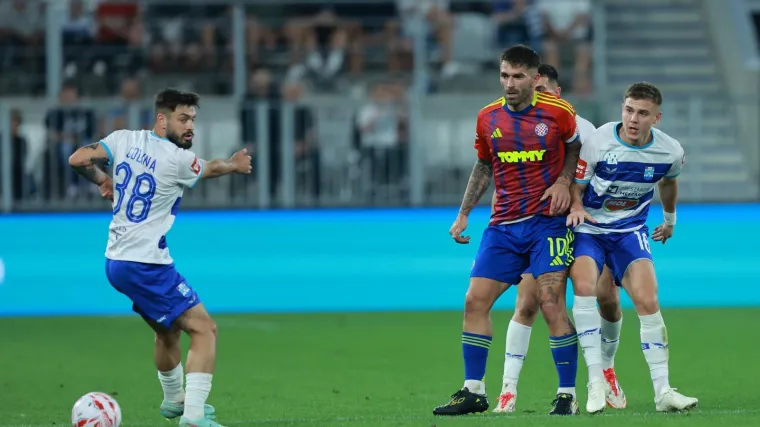 Gooool! Bijeli uti&scaron;ali Opus Arenu! Livaja majstorski zabio iz jo&scaron; jednog penala za Hajduk