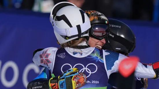 Talijanska lavica nije mogla zaustaviti suze! Brignone sa suparnicama slavila pobjedu sporta