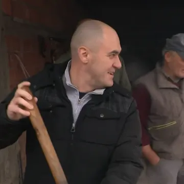 Oglasila se lijeva oporba o Dabrinom incidentu: &Scaron;okirao pjevanjem, ali ne sluhom i intonacijom