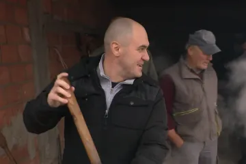 Oglasila se lijeva oporba o Dabrinom incidentu: &Scaron;okirao pjevanjem, ali ne sluhom i intonacijom