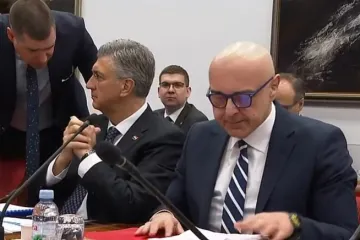 Selak Raspudić Plenkoviću: 'Možete li nabrojati sve ruke koje će garantirati većinu u petak?'