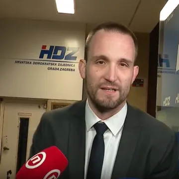Izvanredna situacija? Erlić do&scaron;ao na sastanak HDZ-a iz Zadra, evo &scaron;to je rekao novinarima