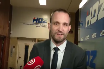Izvanredna situacija? Erlić do&scaron;ao na sastanak HDZ-a iz Zadra, evo &scaron;to je rekao novinarima