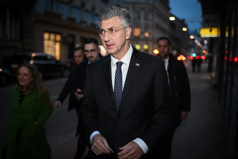 Novinari re&scaron;etali Plenkovića oko Dabre: 'Moja politička ostav&scaron;tina će biti ne&scaron;to puno krupnije'