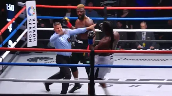 Brutalni nokauti: Ajagba dominantno slavio, Dzambekov isporučio kandidata za nokaut godine