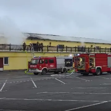 Pogledajte snimku požara na sali za vjenčanja: Interveniralo gotovo 30 vatrogasaca