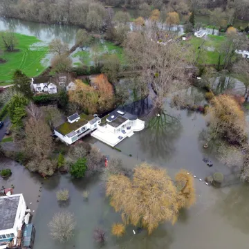 Vila Georgea i Amal Clooney ponovno poplavljena: Imanje vrijedno 18 milijuna dolara pod vodom