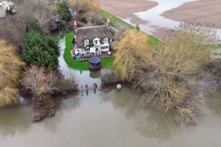 Vila Georgea i Amal Clooney ponovno poplavljena: Imanje vrijedno 18 milijuna dolara pod vodom