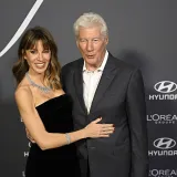 Supruga Richarda Gerea objavila rijetke obiteljske fotografije: 'Jako sam zahvalna'