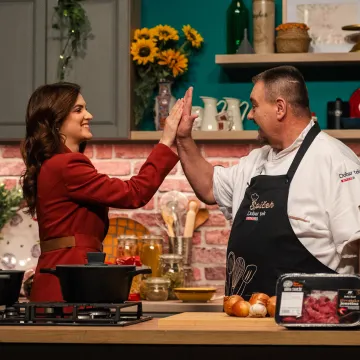 Glumica Arija Rizvić uz chefa &Scaron;pičeka naučila sve tajne savr&scaron;enog junećeg gula&scaron;a s grahom