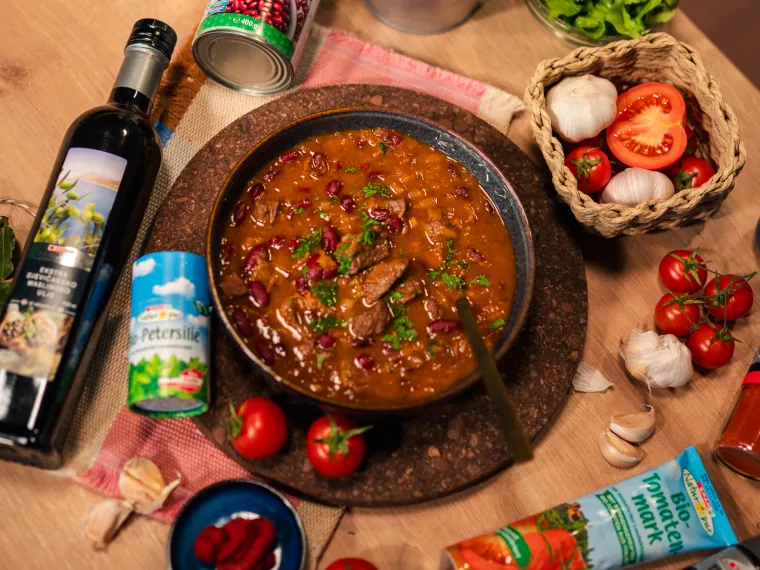 Glumica Arija Rizvić uz chefa &Scaron;pičeka naučila sve tajne savr&scaron;enog junećeg gula&scaron;a s grahom