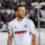 Rakitić poklonio dres vrhunskom sporta&scaron;u: Pogledajte gestu koja je sve ugodno iznenadila