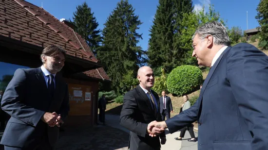 Pitali smo Chat GPT da pomogne Plenkoviću oko Dabre: 'Pristupi mu smireno, ne ulazi u raspravu'