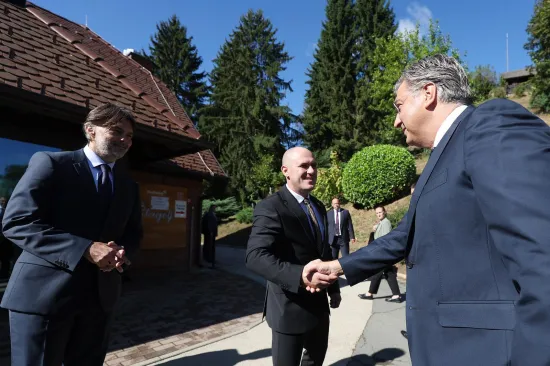 Pitali smo Chat GPT da pomogne Plenkoviću oko Dabre: 'Pristupi mu smireno, ne ulazi u raspravu'