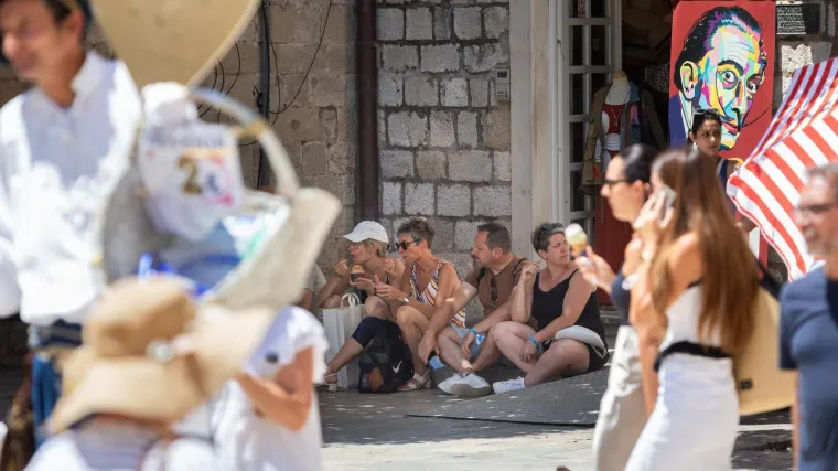 &Scaron;panjolci se raspisali o Hrvatskoj: Nagla&scaron;avaju jedan grad, a spominju čak i Plenkovića