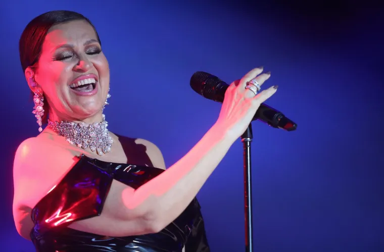 Emotivna večer u Lisinskom: Malena obožavateljica izmamila osmijeh Nini Badrić