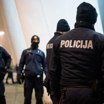 Kamatari upali u zamku u Arena Centru! Policajci ih poredali po podu: 'Čula sam vrisak'