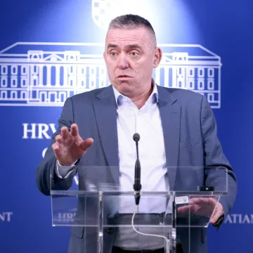 Ćipe poludio zbog Hrebakove izjave: 'Neka se ispriča četvorici heroja Domovinskog rata!'