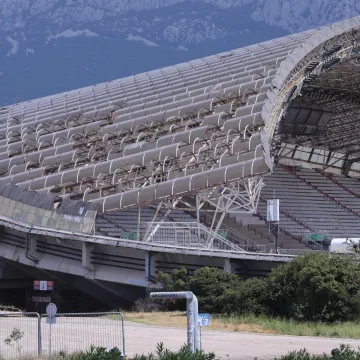 &Scaron;okantna analiza struke potvrdila: Poljud vi&scaron;e nije siguran za nogomet?