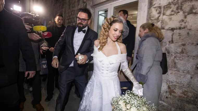 Nasmijana Hana i elegantni Gra&scaron;o: Danas im je godi&scaron;njica braka, prisjetite se njihovog vjenčanja