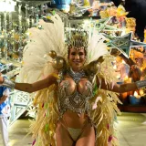 Samo za 'najhrabije'! &Scaron;areno perje prekrilo je sve osim zanosnih oblina najljep&scaron;ih Brazilki