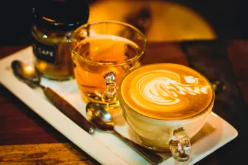 Umjerena konzumacija kave i čaja povezana s nižim rizikom od demencije