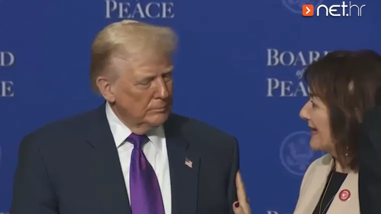 &Scaron;uica nježno dotaknula Trumpa po ruci dok je u pozadini 'udarao' veliki disko hit