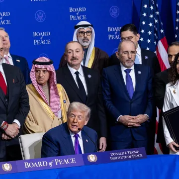 Trump na Odboru za mir raspalio disco glazbu: 'Mislim da se moramo smije&scaron;iti'