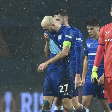 Navijači bez milosti: 'Kad bi drveće hodalo... Kovačeviću, sam si daj otkaz'